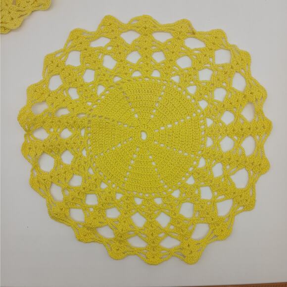 Vintage Handmade Crocheted Doily Kitchen Round Yellow and Blue Doilies Set of 5 - Picture 11 of 11